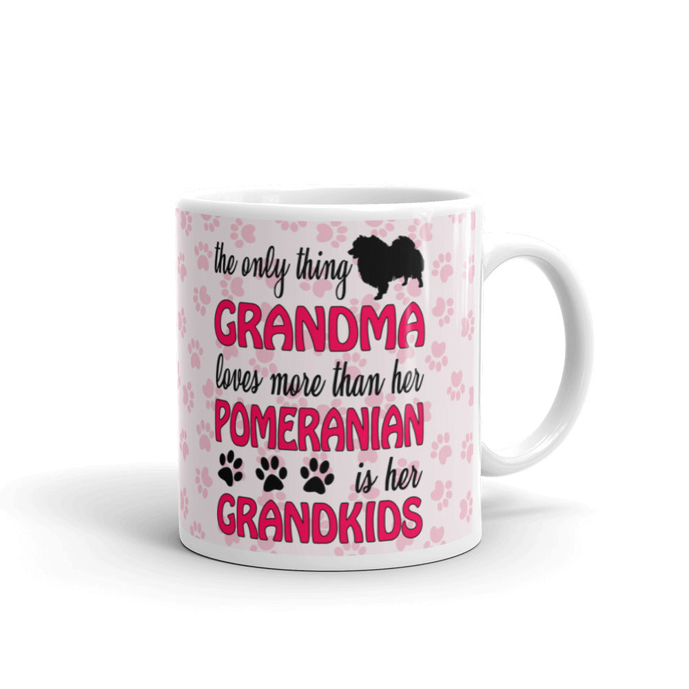 The Only Thing Grandma Love More Than Her Pomeranian is Her Grandkids Coffee Mug